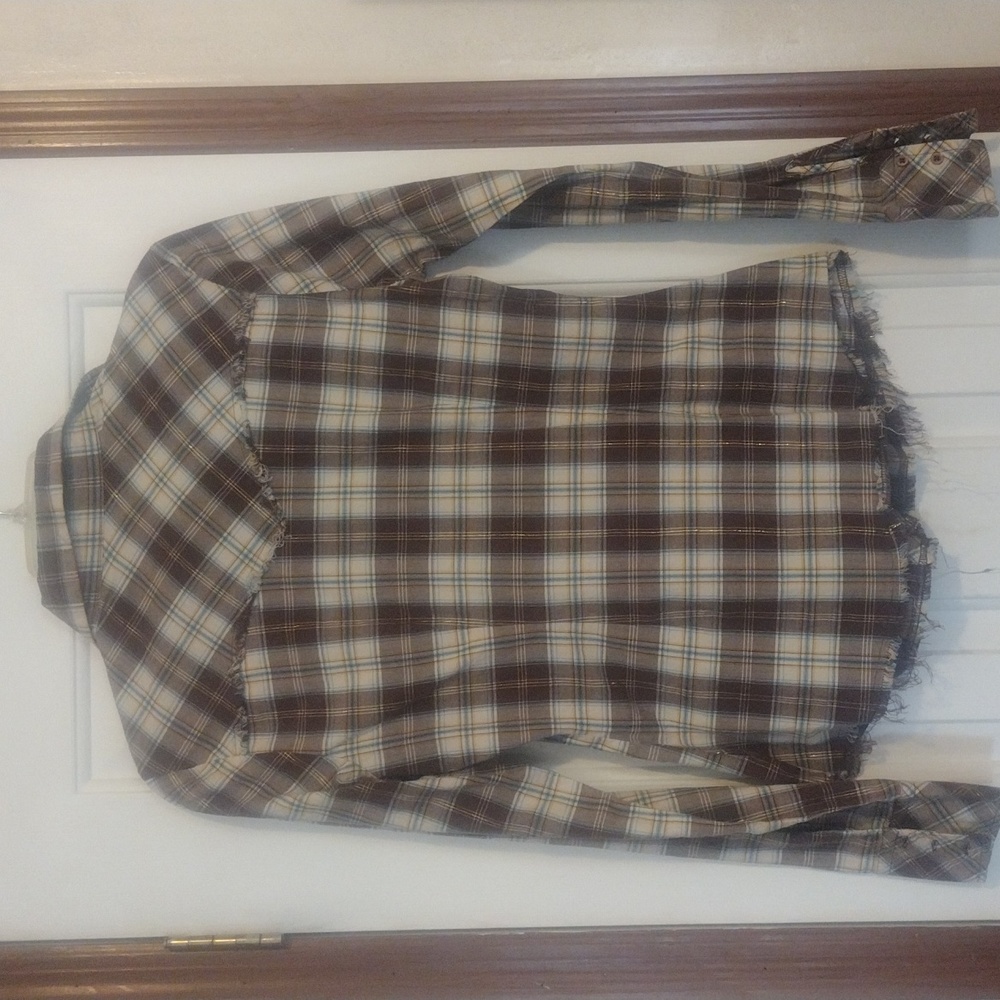 Button up top - Picture 3 of 3